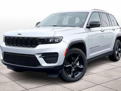 Used 2024 Jeep Grand Cherokee Altitude