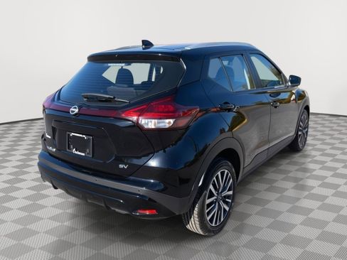 Used 2024 Nissan Kicks SV image 4