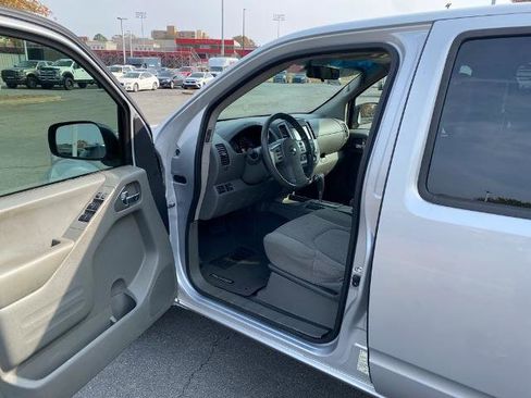 Used 2019 Nissan Frontier SV image 10