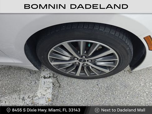 Used 2017 Lincoln MKZ Premiere image 9