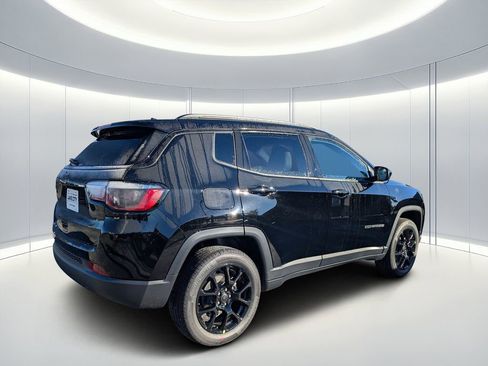 New 2026 Jeep Compass Latitude image 4