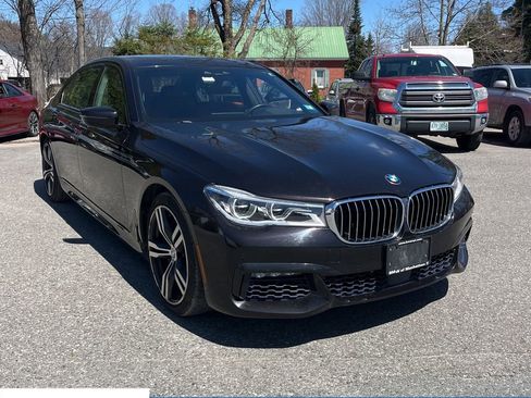 Used 2018 BMW 750i xDrive AWD/4WD image 1