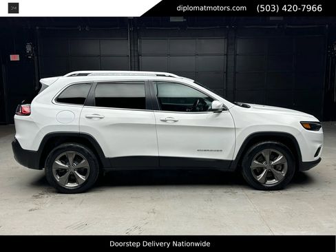 Used 2019 Jeep Cherokee Limited image 7
