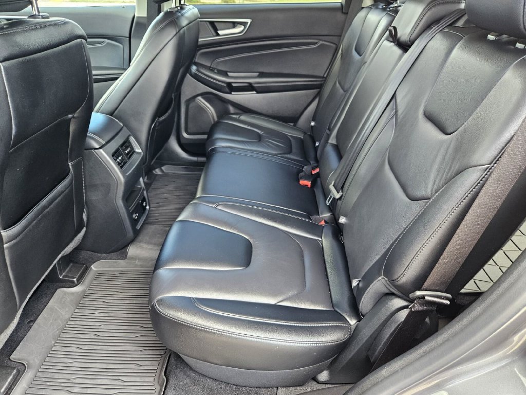 Certified 2022 Ford Edge Titanium AWD/4WD image 23