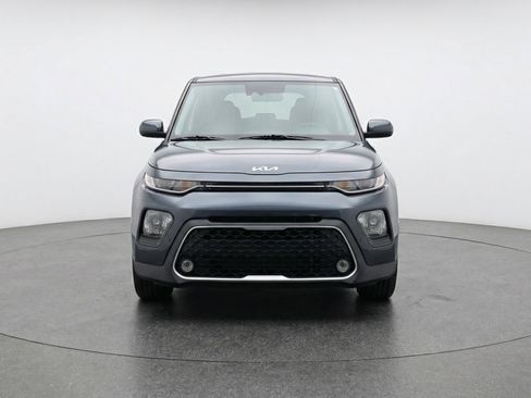 Used 2025 Kia Soul LX w/ LX Technology Package FWD image 2