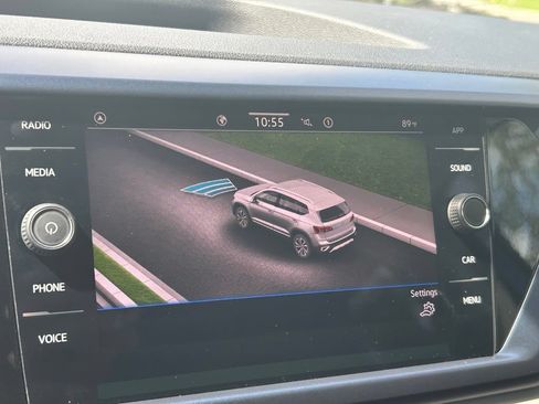Certified 2022 Volkswagen Taos SE FWD image 17