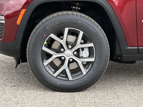 New 2025 Jeep Grand Cherokee Limited image 8