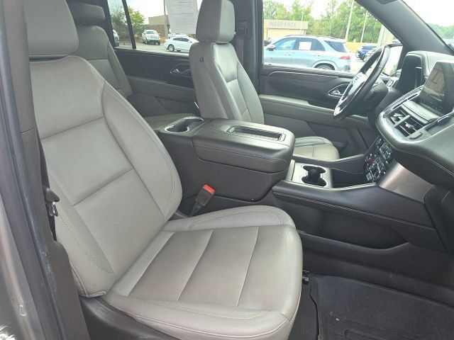 Used 2023 Chevrolet Suburban Z71 w/ Luxury Package AWD/4WD image 15