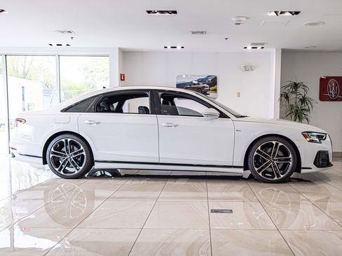 Used 2025 Audi A8 L 3.0T AWD/4WD image 9