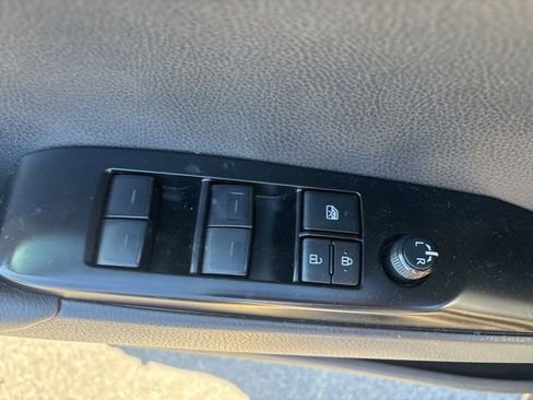 Used 2025 Toyota Camry SE w/ Multimedia Upgrade Package image 22