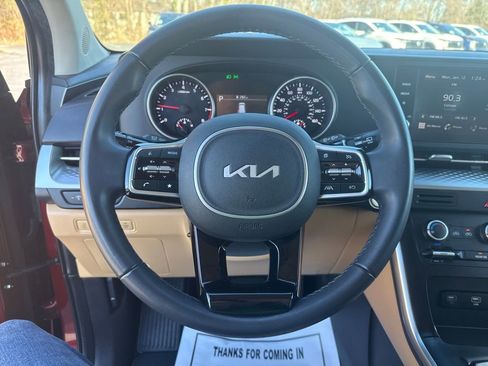 Used 2023 Kia Carnival LX image 14