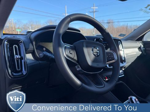 Used 2024 Volvo XC40 B5 Ultimate w/ Protection Package Premier image 17
