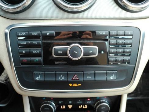 Used 2014 Mercedes-Benz CLA 250 image 43