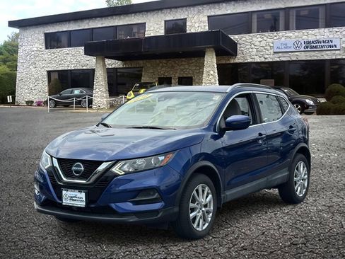 Used 2020 Nissan Rogue Sport SV AWD/4WD image 2