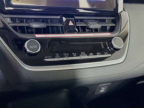 Used 2026 Toyota Corolla LE image 24