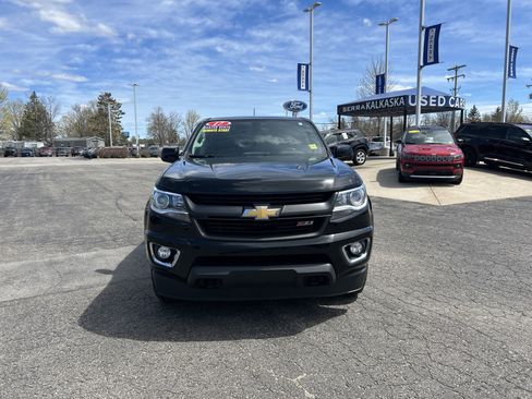 Used 2017 Chevrolet Colorado Z71 AWD/4WD image 12