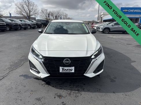 Used 2025 Nissan Altima 2.5 SV image 2