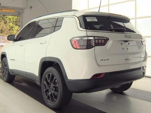 Used 2022 Jeep Compass Latitude AWD/4WD image 4