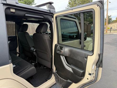 Used 2016 Jeep Wrangler Unlimited Sahara w/ Connectivity Group image 14