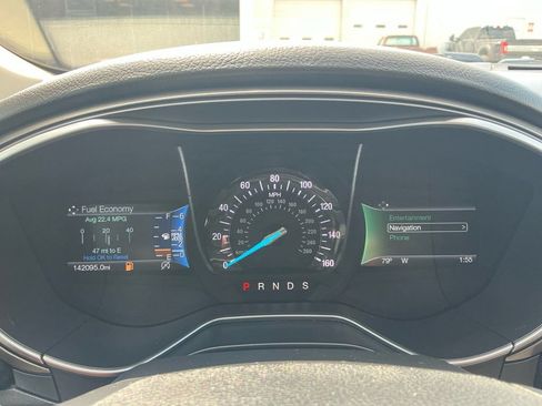 Used 2017 Ford Fusion SE w/ Equipment Group 201A FWD image 19