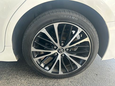 Used 2018 Toyota Camry SE FWD image 8