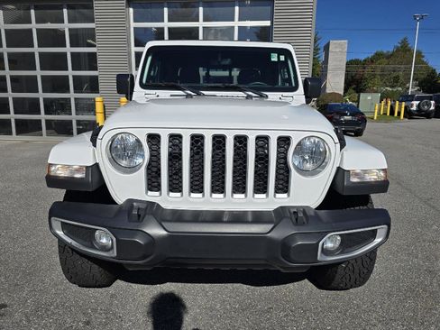 Used 2023 Jeep Gladiator Overland AWD/4WD image 9