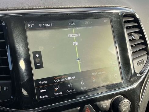 Used 2022 Jeep Grand Cherokee Limited image 30