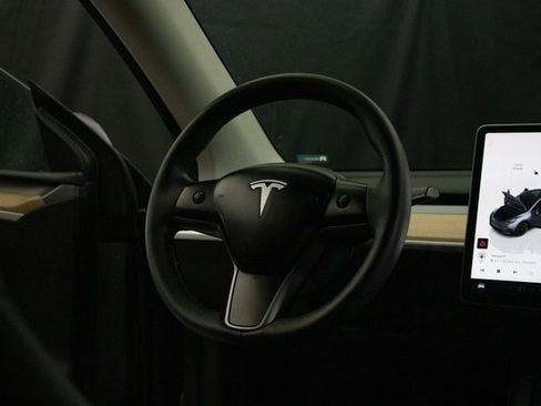 Used 2023 Tesla Model Y Long Range image 14
