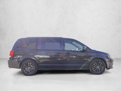 Used 2018 Dodge Grand Caravan SXT w/ Blacktop Package image 4