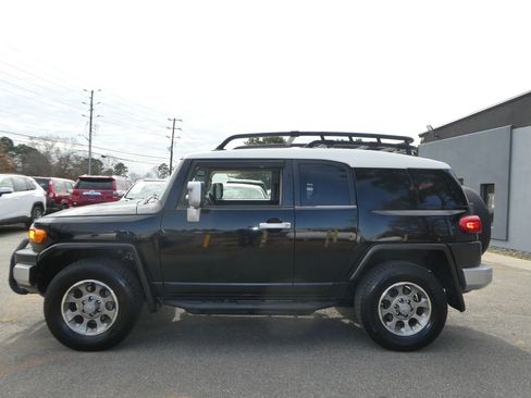 Used 2012 Toyota FJ Cruiser 4WD image 9