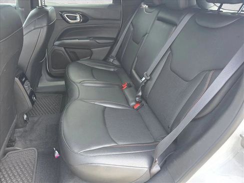 Used 2025 Jeep Compass Trailhawk AWD/4WD image 13