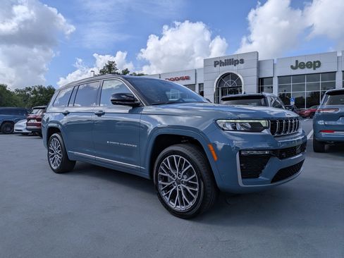 New 2026 Jeep Grand Cherokee L Summit AWD/4WD image 1