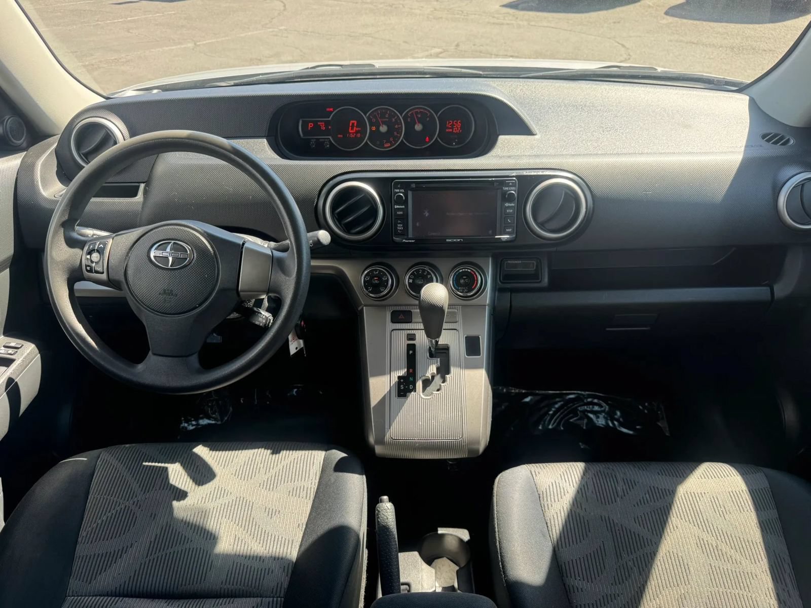 Used 2015 Scion xB FWD image 23
