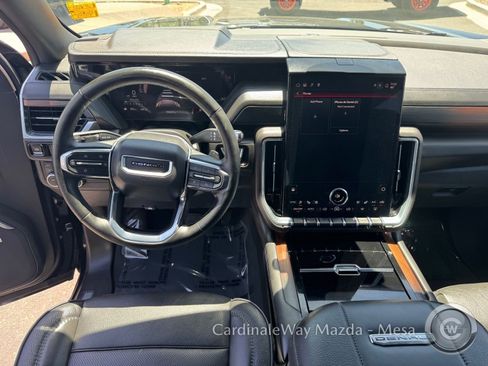 Used 2025 GMC Yukon XL Denali AWD/4WD image 17
