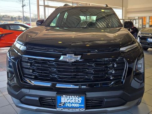 New 2026 Chevrolet Equinox LT w/ Convenience Package II image 2