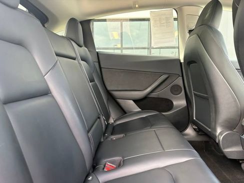 Used 2022 Tesla Model Y Long Range AWD/4WD image 14