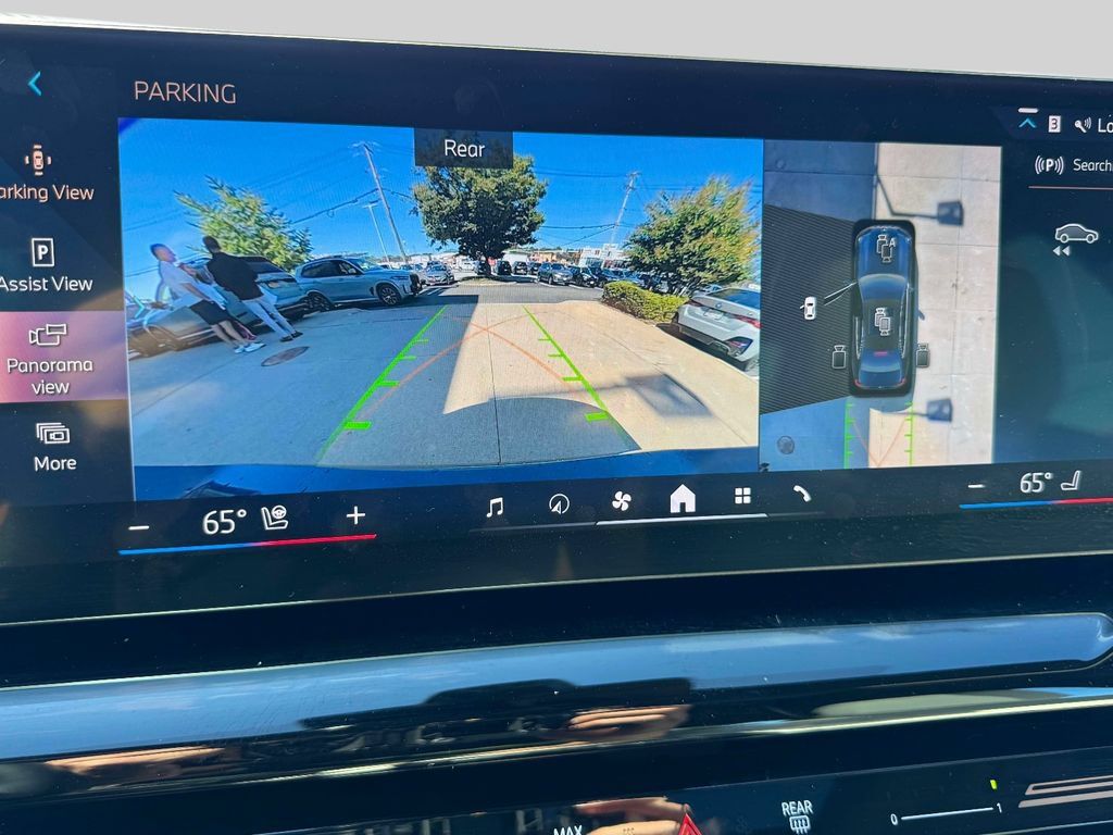 Certified 2024 BMW 530i xDrive w/ Premium Package AWD/4WD image 25