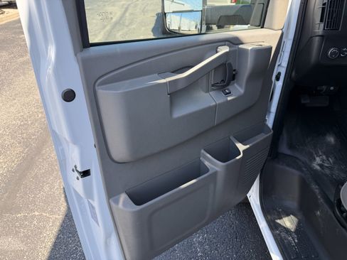 New 2026 Chevrolet Express 4500 w/ Power Convenience Package RWD image 10