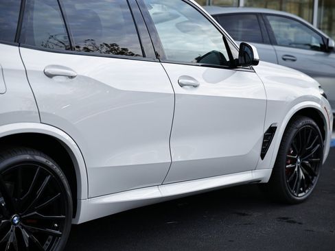 New 2026 BMW X5 xDrive40i w/ M Sport Package image 8