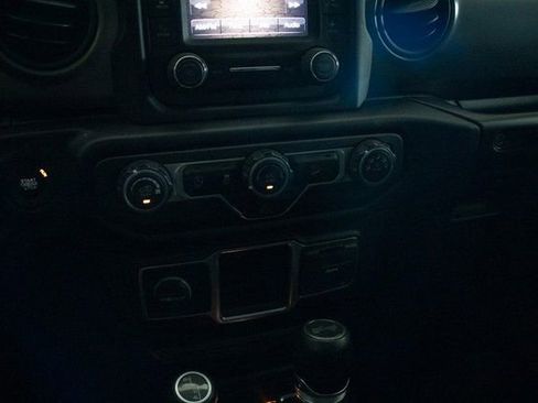 Used 2020 Jeep Wrangler Unlimited Sport image 31