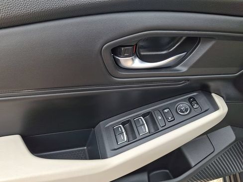 Used 2023 Honda Accord EX image 12