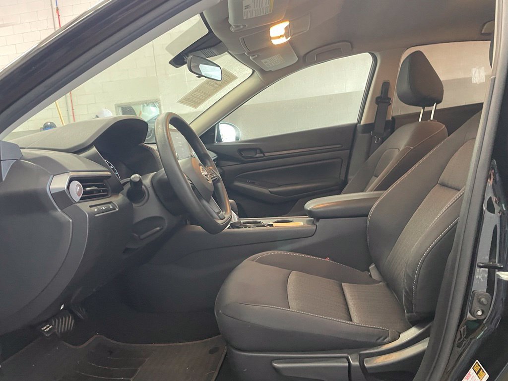 Certified 2025 Nissan Altima 2.5 S FWD image 10