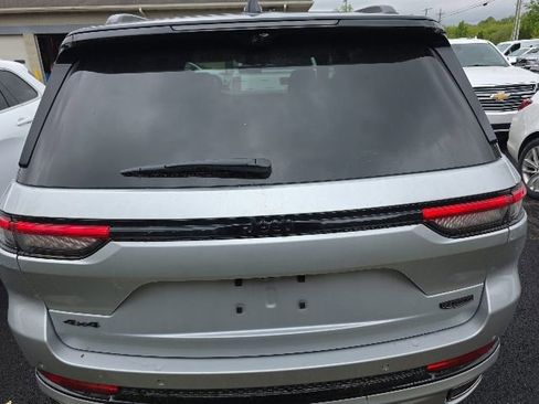Used 2025 Jeep Grand Cherokee Summit w/ Adv Protech Group IV AWD/4WD image 17