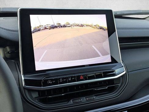 New 2026 Jeep Compass Latitude image 13