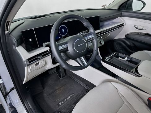 Used 2025 Hyundai Tucson Limited FWD image 14