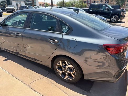 Used 2021 Kia Forte LXS FWD image 14