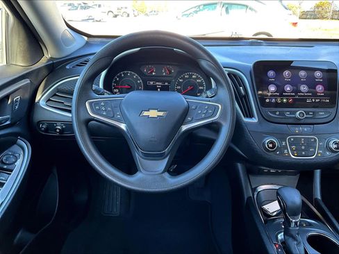Used 2024 Chevrolet Malibu LT image 17