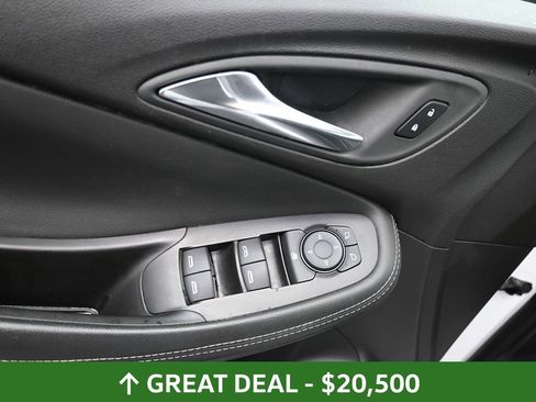 Used 2025 Buick Encore GX Preferred image 19