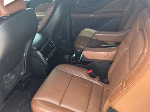 Used 2023 Lincoln Aviator Reserve w/ Equipment Group 201A RWD image 8
