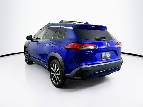 Used 2024 Toyota Corolla Cross XLE image 5
